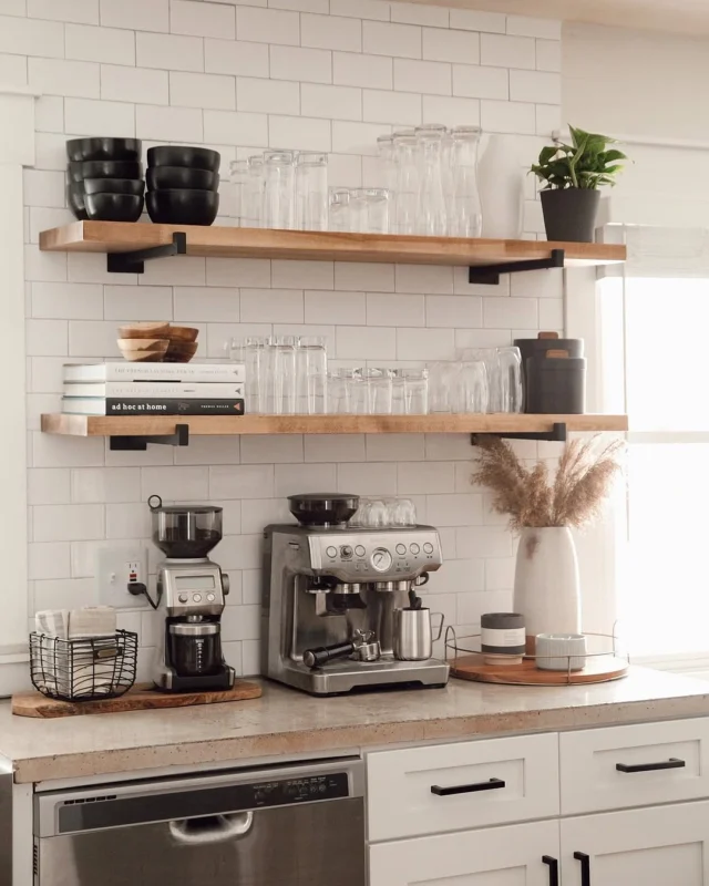 white-ceramic-subway-tile