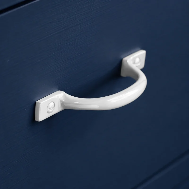D-shaped handles